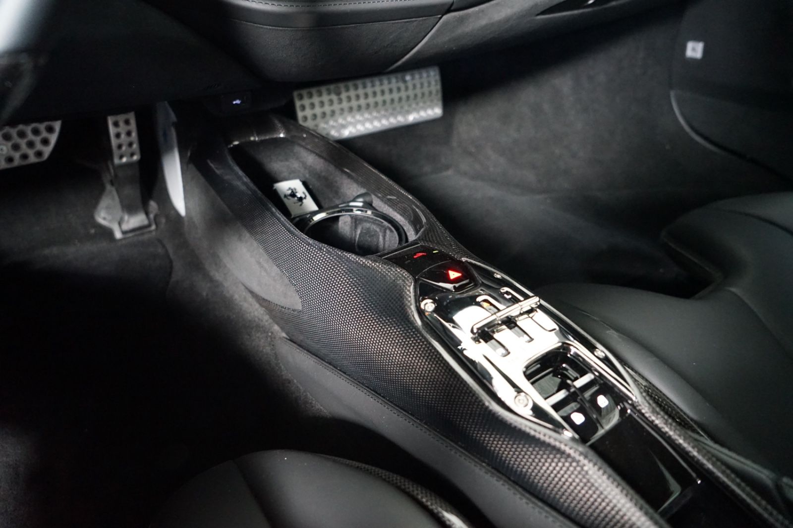 Ferrari SF90 - Samsaru's Car Outlet