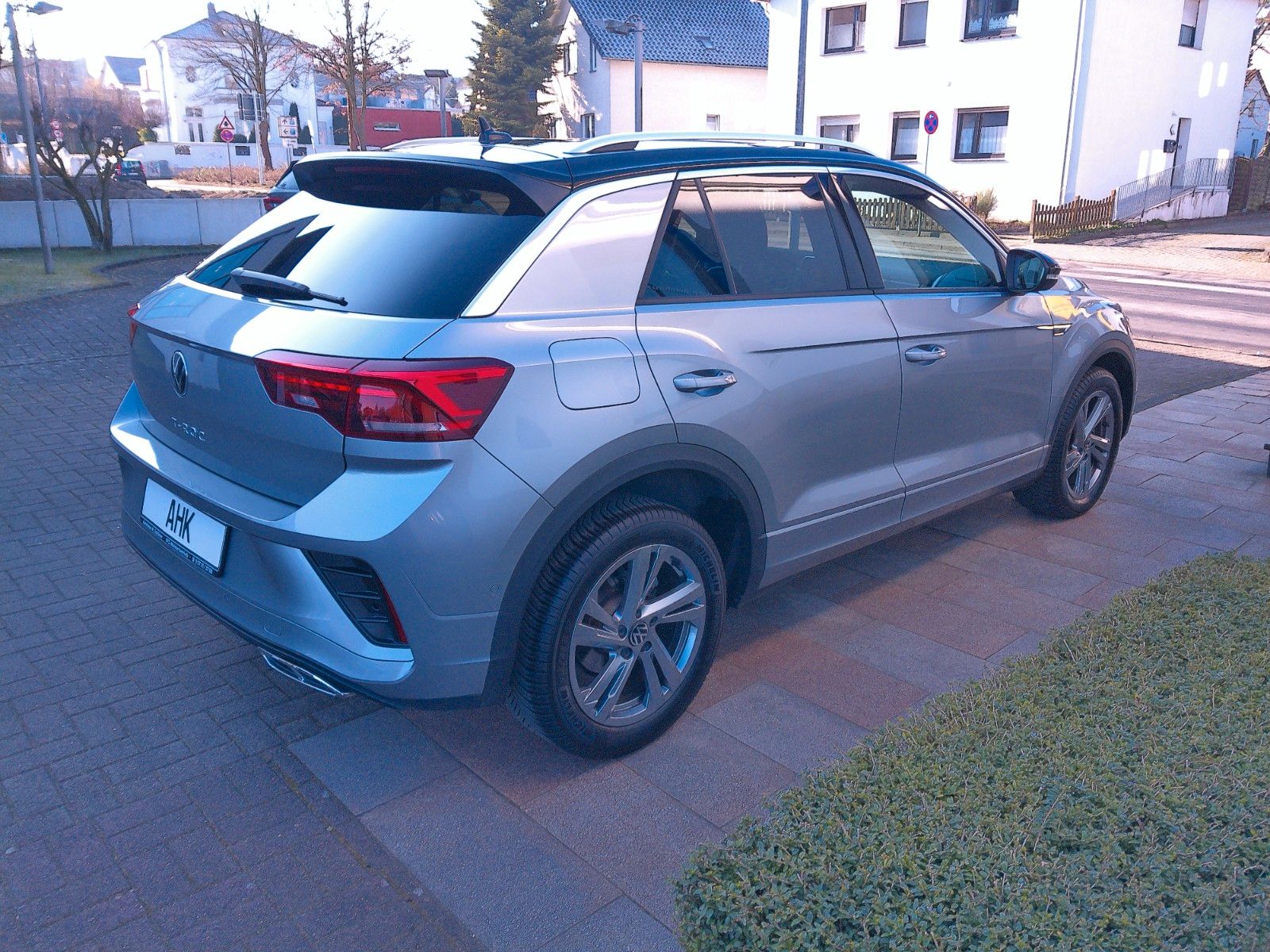 Volkswagen T-Roc 2.0 TDI DSG R-Line - Samsaru's Car Outlet