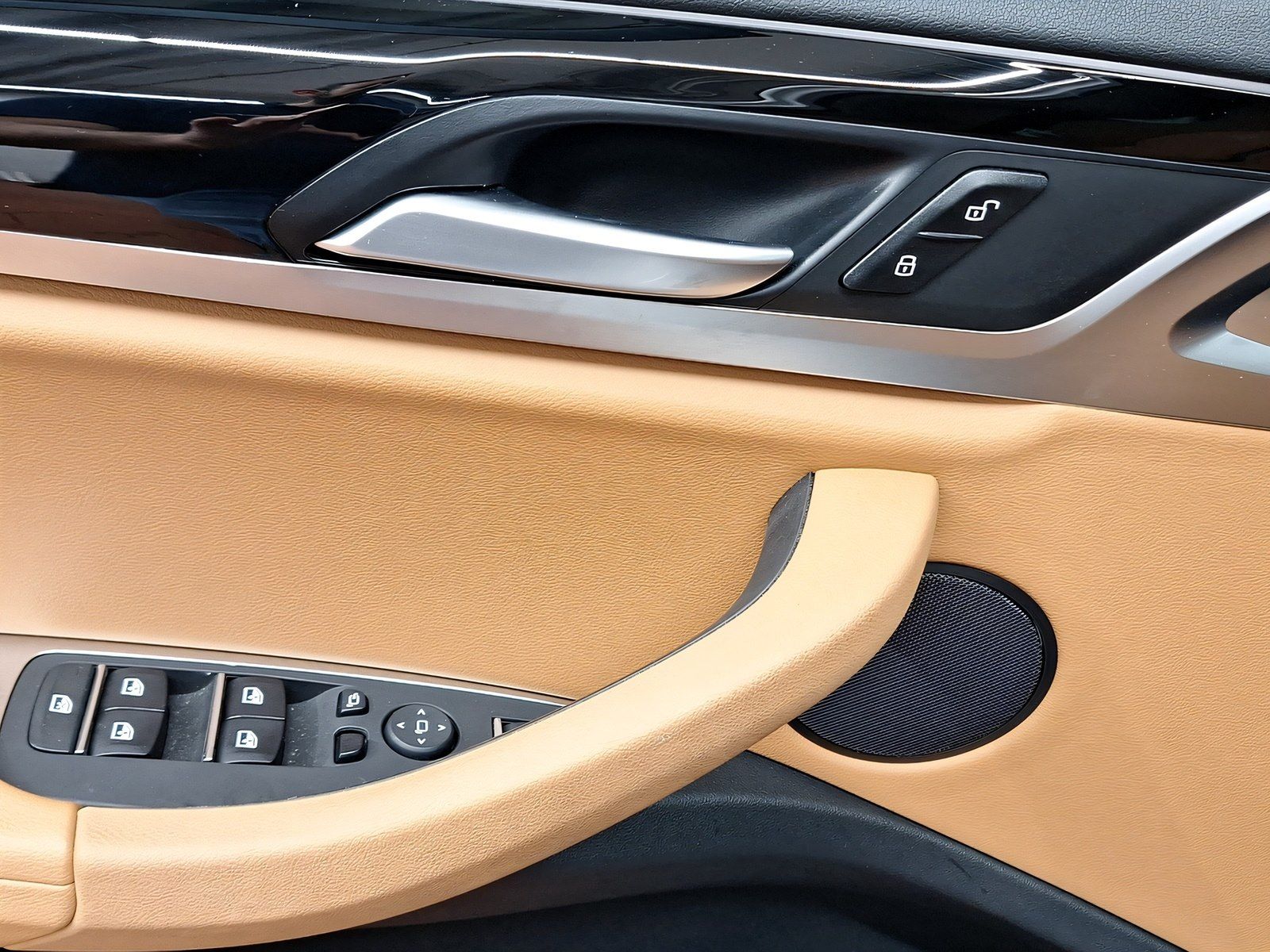 BMW X3 xDrive20i - Samsaru's Car Outlet