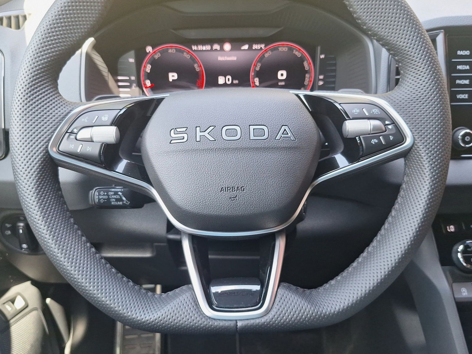 Skoda Karoq 2.0 TSI DSG 4x4 SPORTLINE LM19 LEDER MATRI