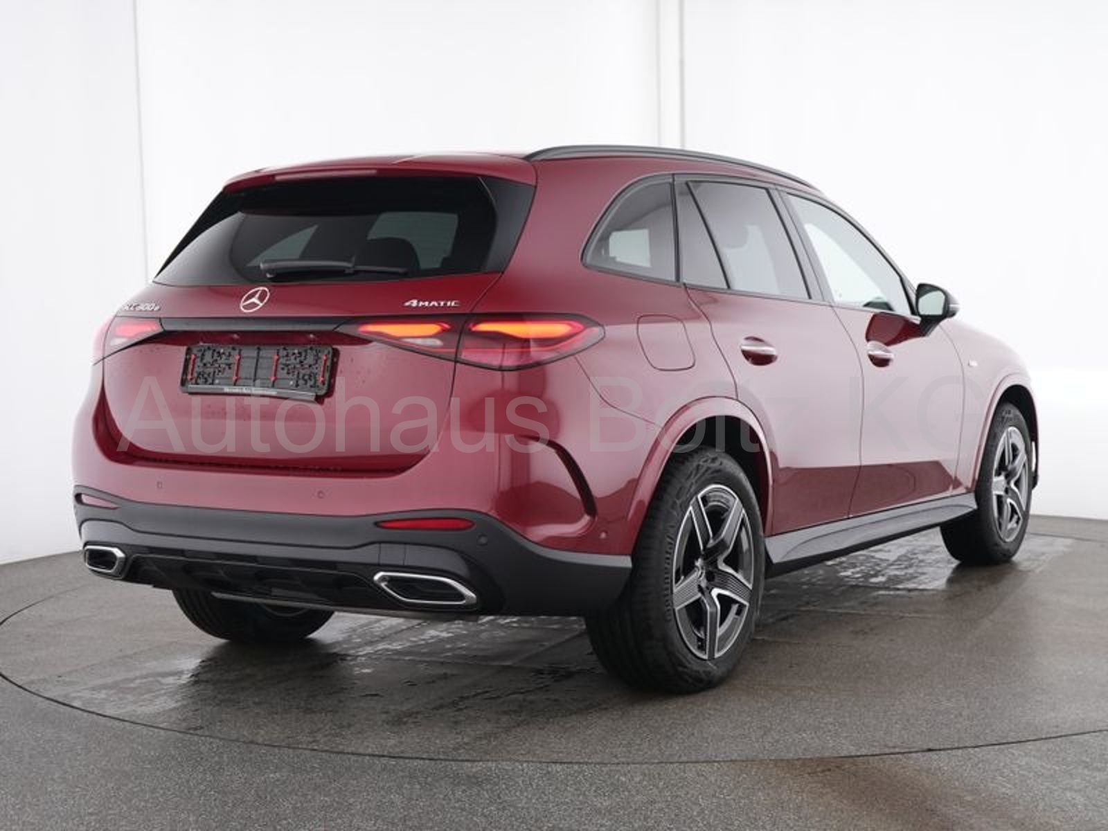 Mercedes-Benz GLC 300 e 4M AMG ENp 92300 Distr. Pano AHK 360 K