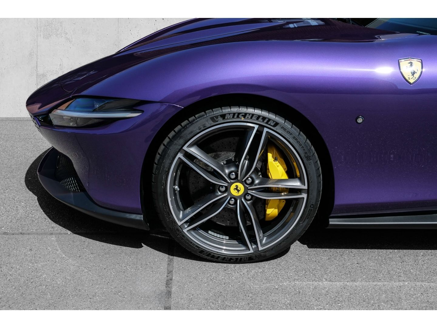 Ferrari Roma Spider - Samsaru's Car Outlet