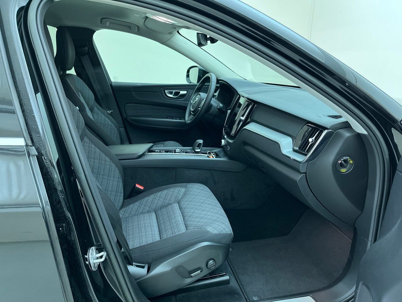 Volvo XC 60 B4 AHK El.Heckkl. LED Lane