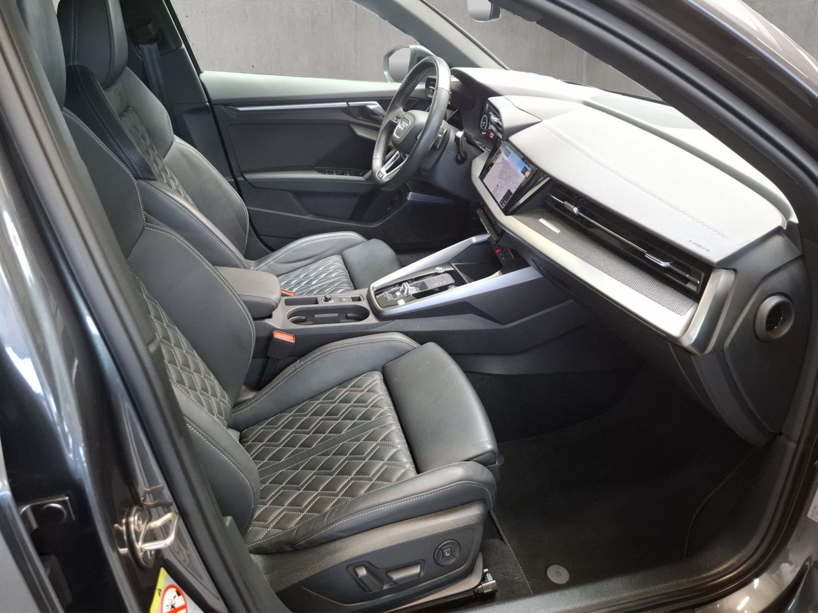 Audi A3 Sportback TFSI e S line - Samsaru's Car Outlet