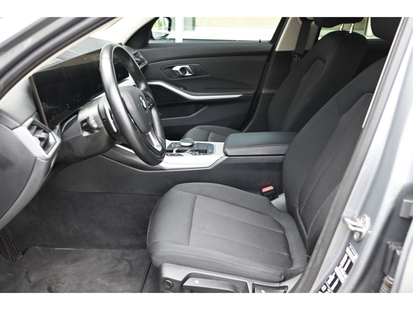 BMW 320d xDrive Touring - Samsaru's Car Outlet