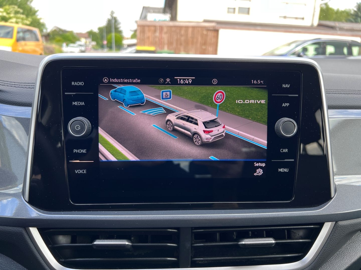 Volkswagen T-Roc 1.0TSI Style - Samsaru's Car Outlet
