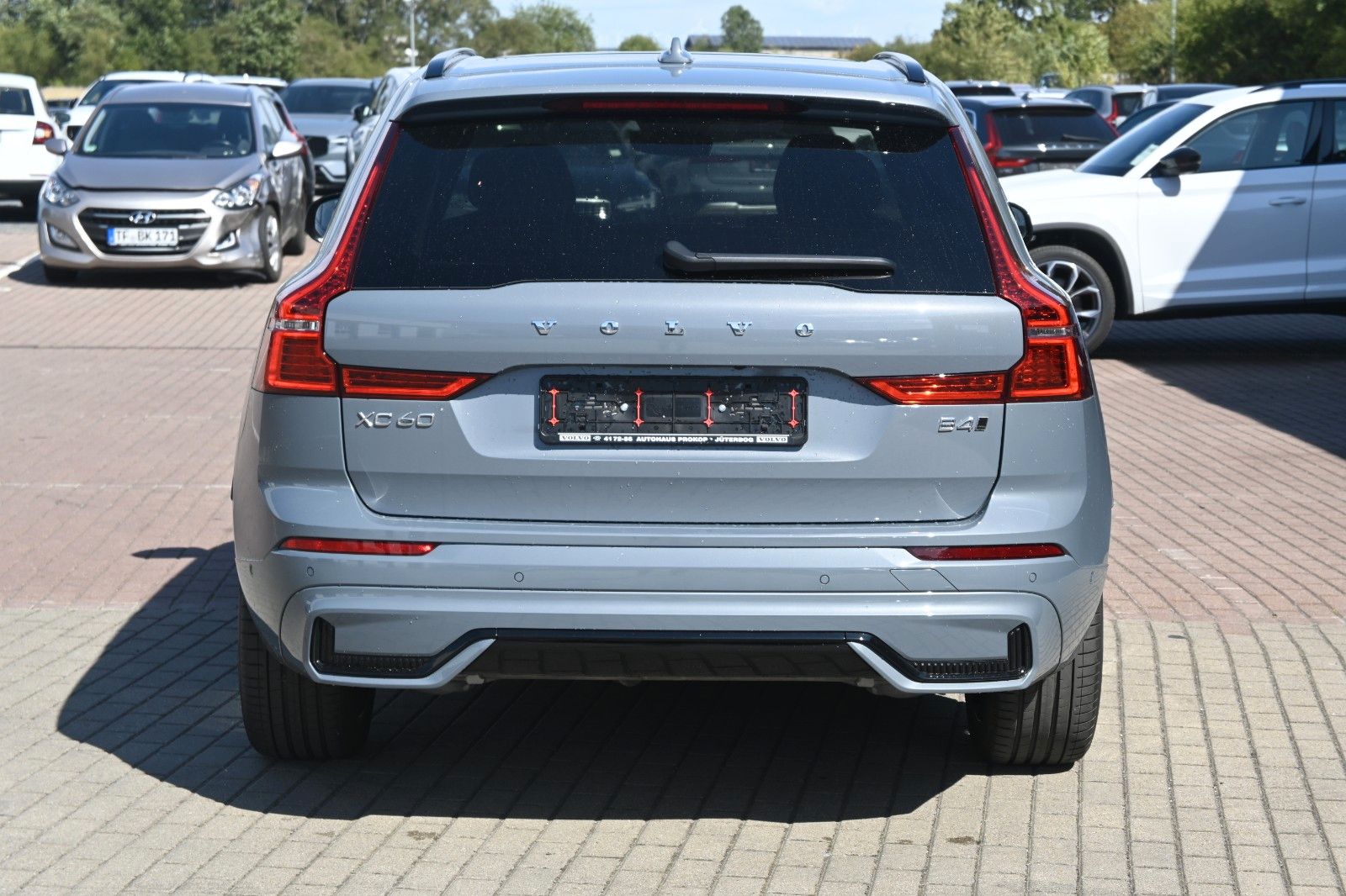 Volvo XC60 B4 AWD Ultimate - Samsaru's Car Outlet