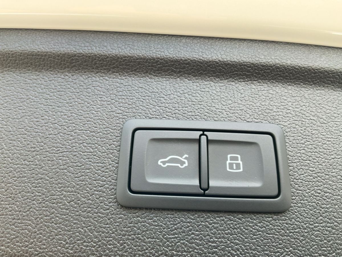 Audi A3 allstreet 35 TFSI S-TR - Samsaru's Car Outlet