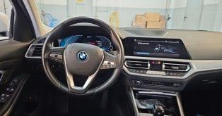 BMW 330e T Advantage - Samsaru's Car Outlet