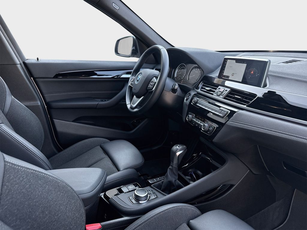 BMW X1 xDrive25e Sport Line - Samsaru's Car Outlet