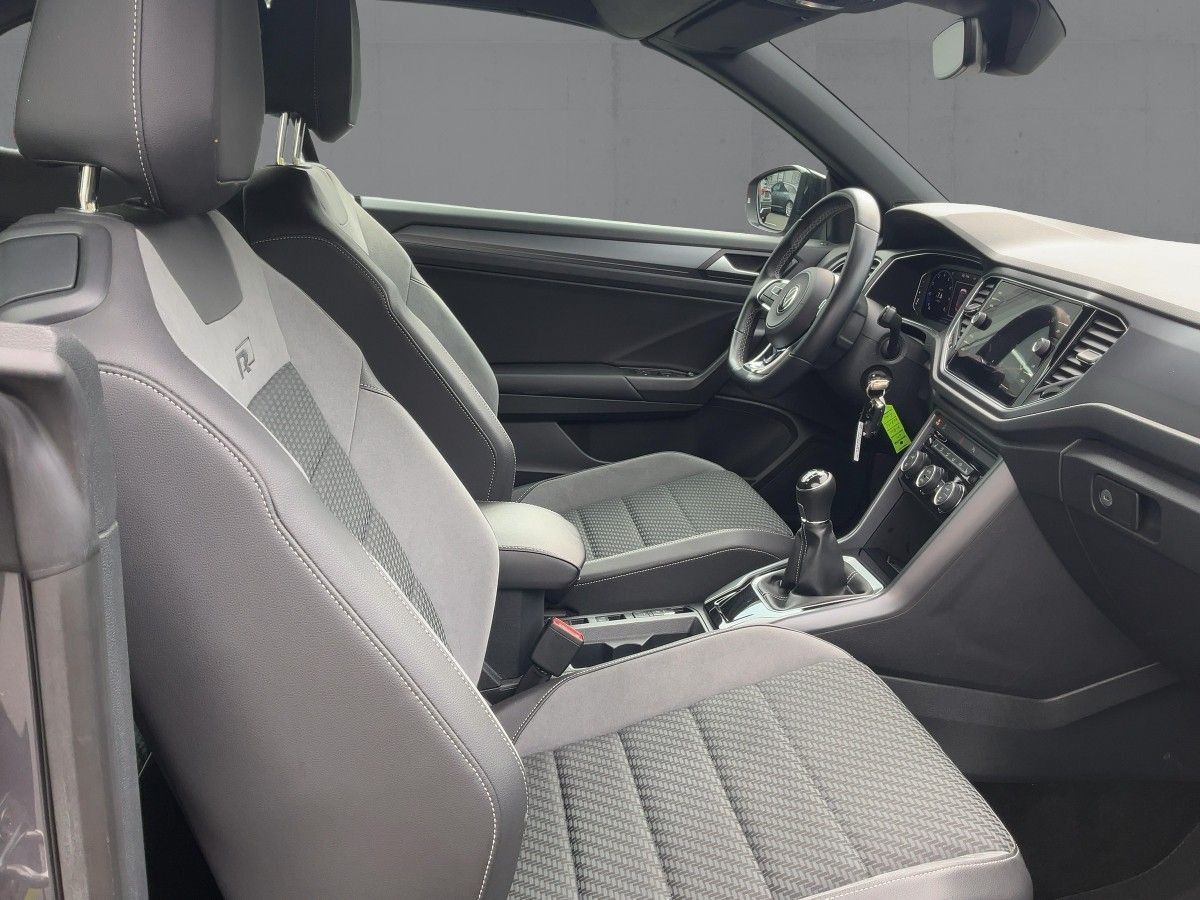 Volkswagen T-Roc 1.5 TSI R-LINE - Samsaru's Car Outlet