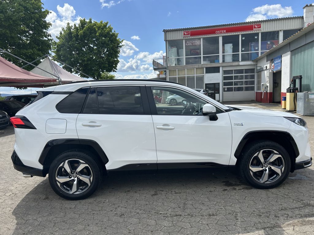 Toyota RAV 4 Plug-in-Hybrid - Samsaru's Car Outlet