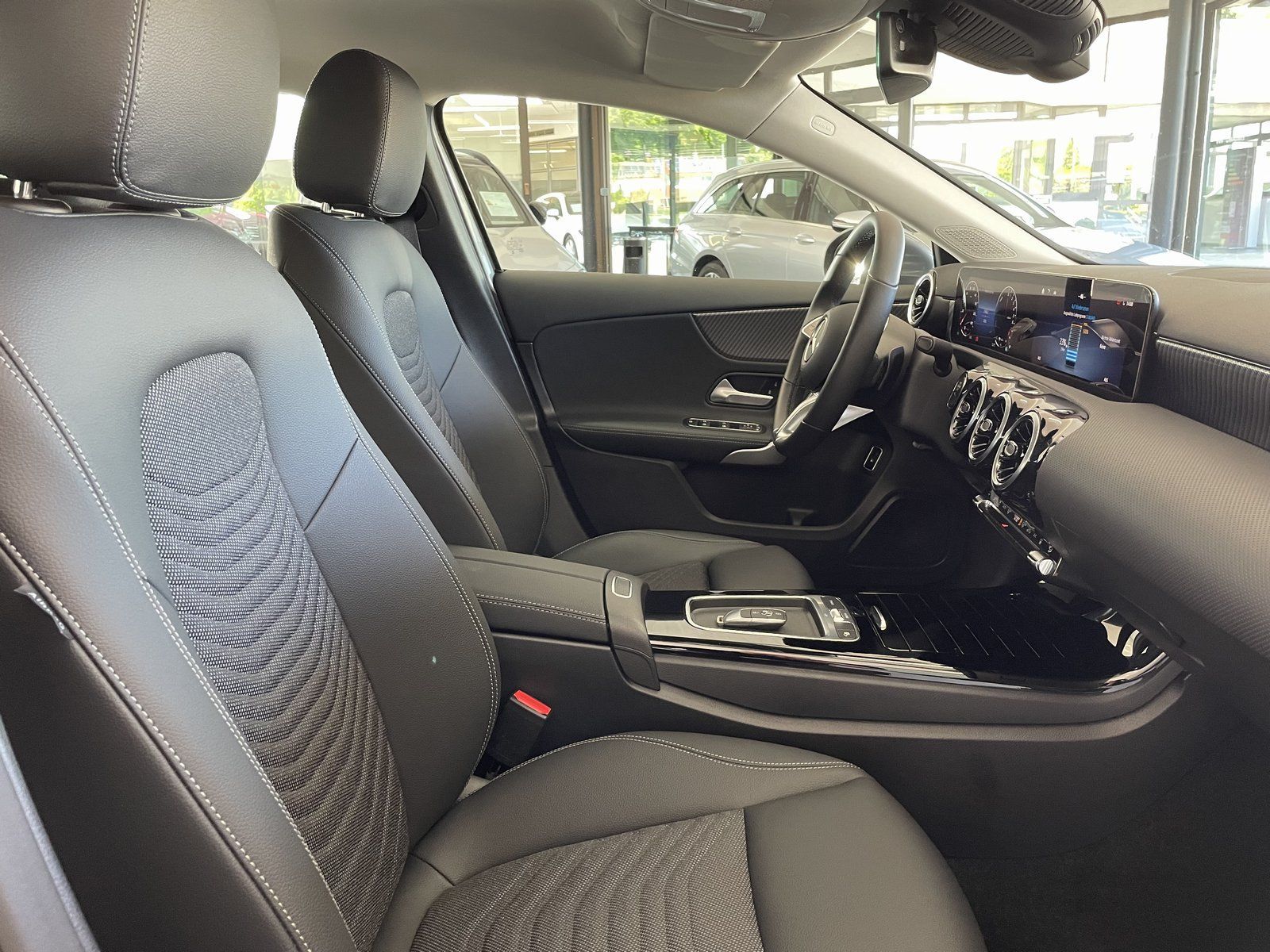 Mercedes-Benz A 250 e ProgrLine - Samsaru's Car Outlet