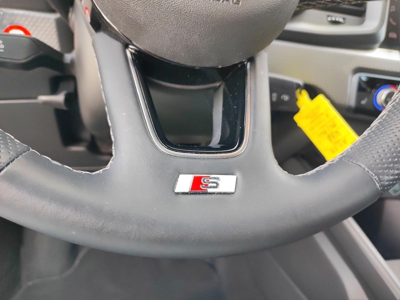 Audi A1 Sportback 25 TFSI S line int. S tronic *SHZ*