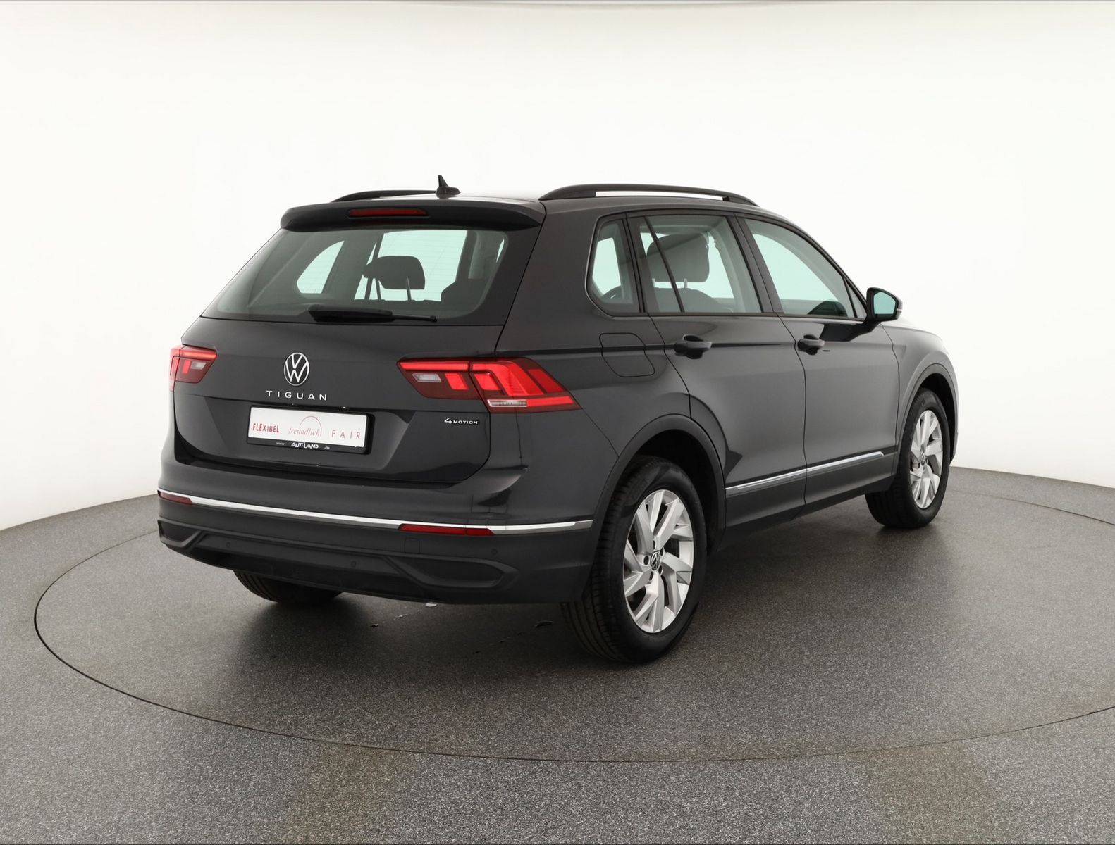 Volkswagen Tiguan 2.0 TSI 4Motion Life - Samsaru's Car Outlet