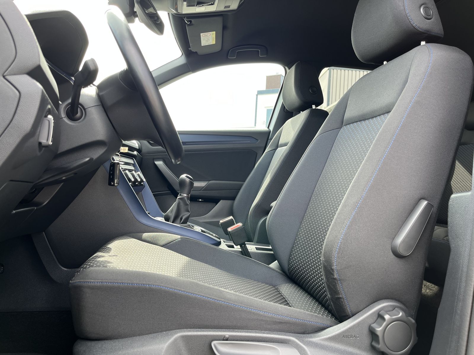 Volkswagen T-Roc 1.6 TDI UNITED - Samsaru's Car Outlet