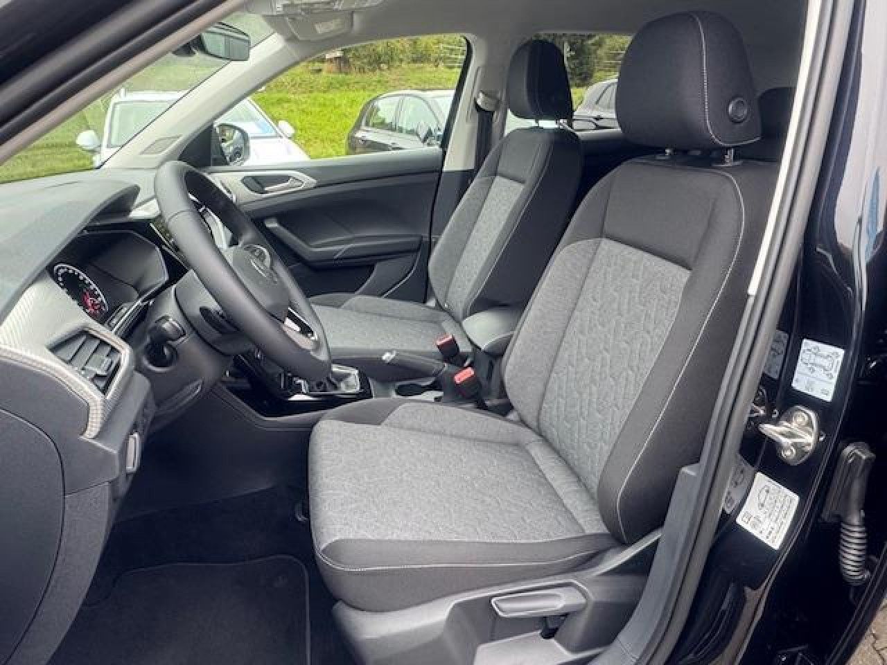 Volkswagen T-Cross Move - Samsaru's Car Outlet