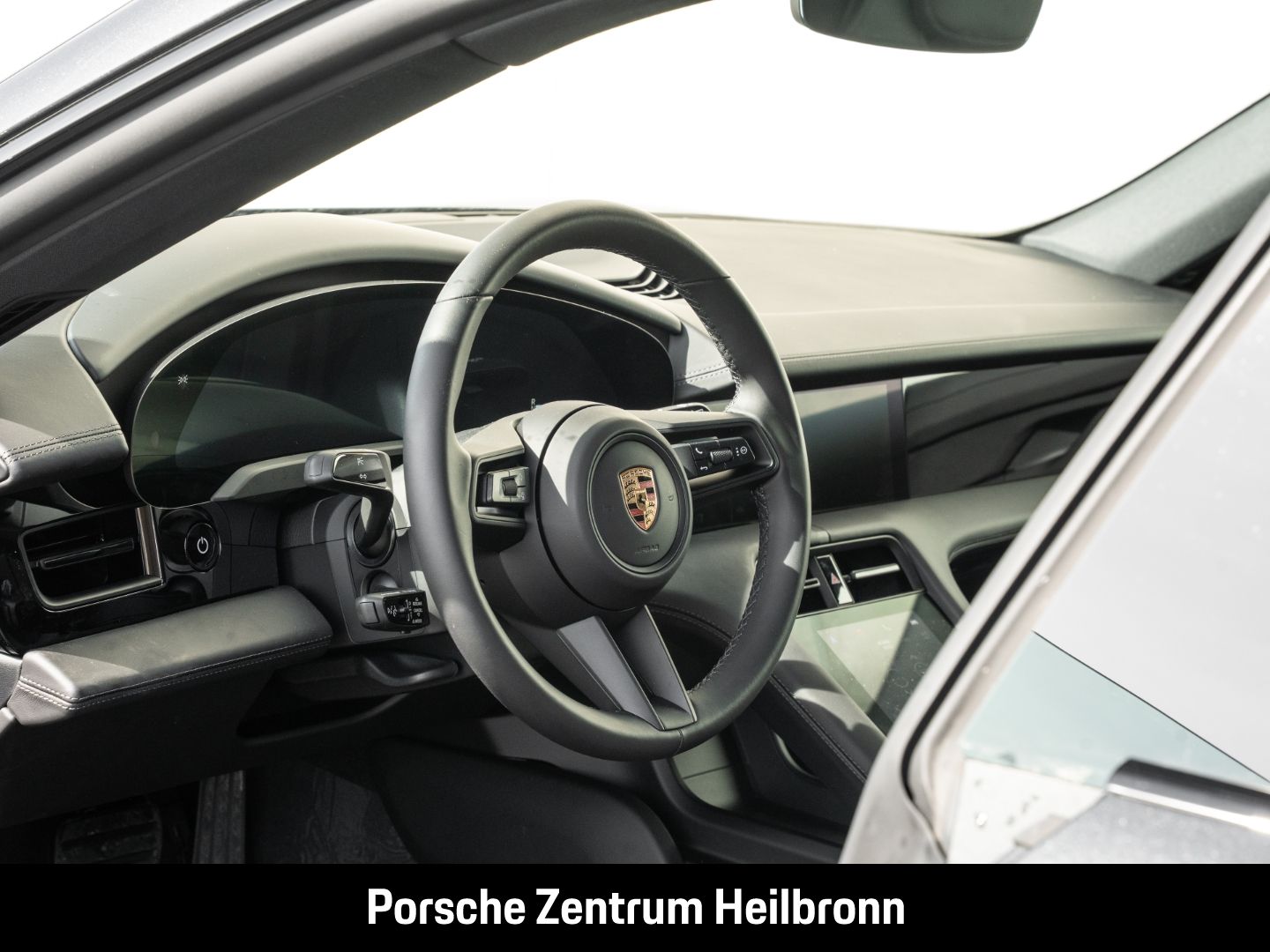 Porsche Taycan 4S Cross Turismo Panorama Surround-View