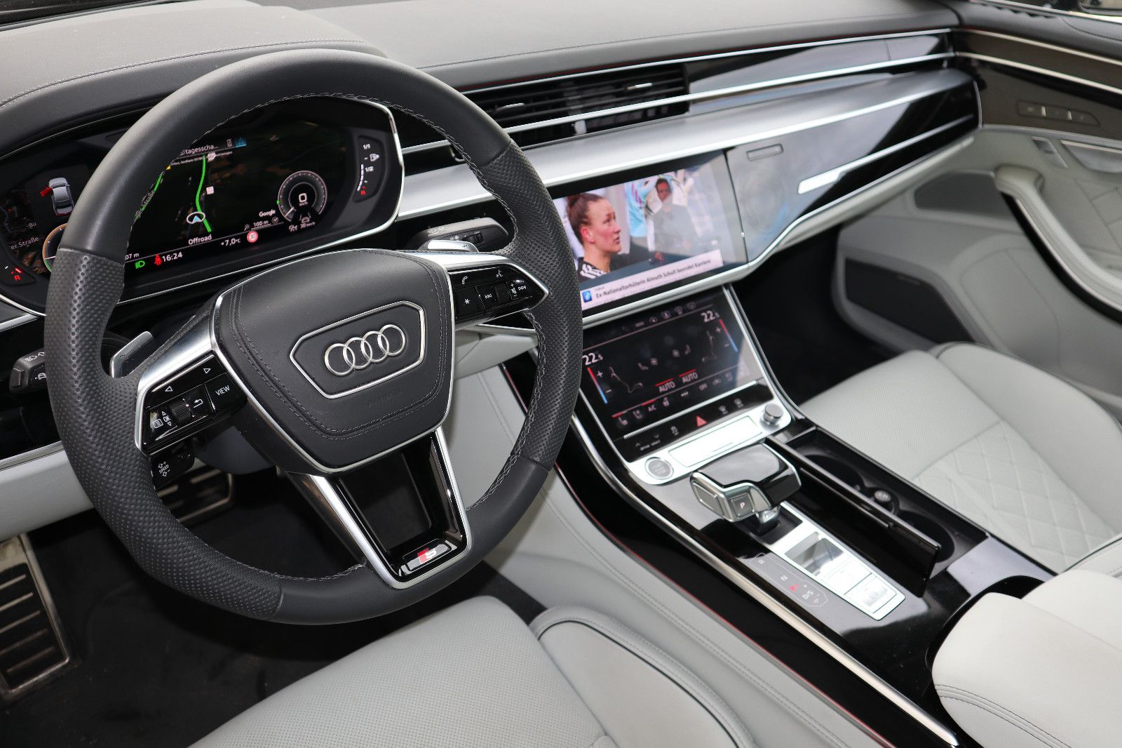 Audi A8L 60 TFSIe lang exclusive - Samsaru's Car Outlet