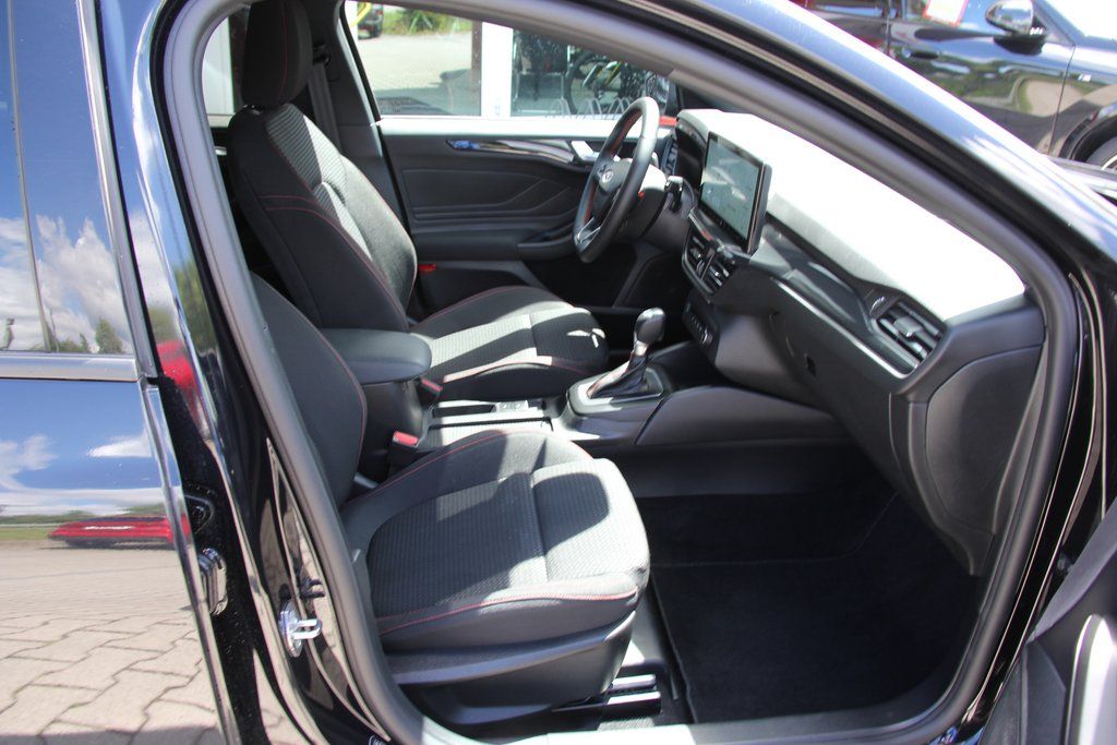 Ford Focus Turnier 155PS ST-LINE LED AdapTempomat CAM