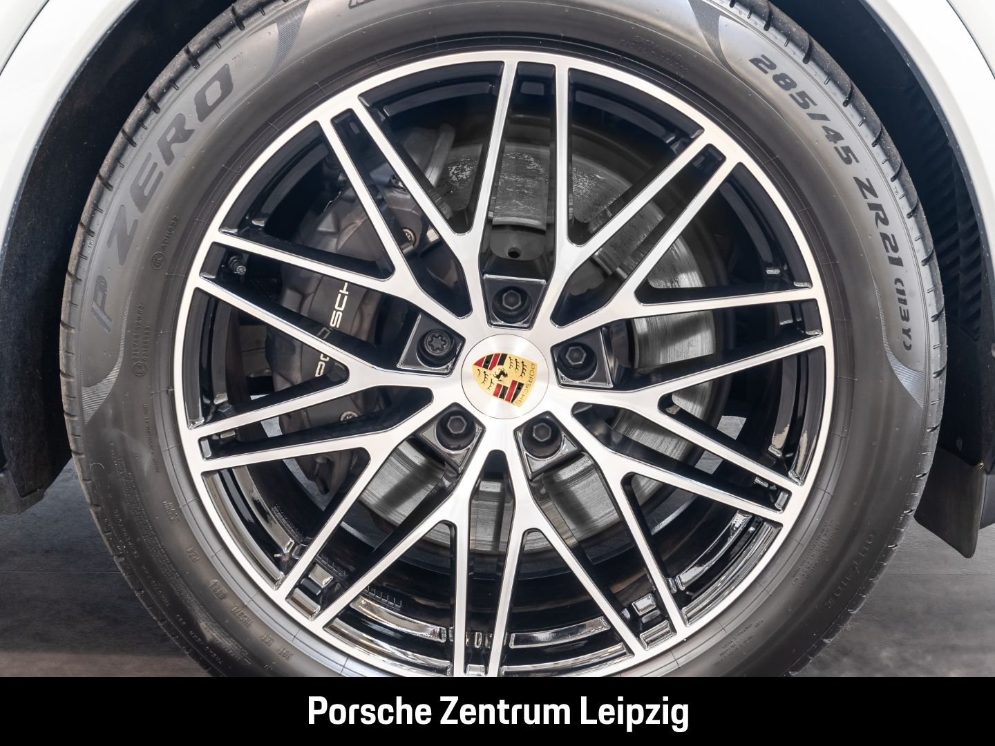 Porsche Cayenne E-Hybrid Coupe Massage el.AHK InnoDrive