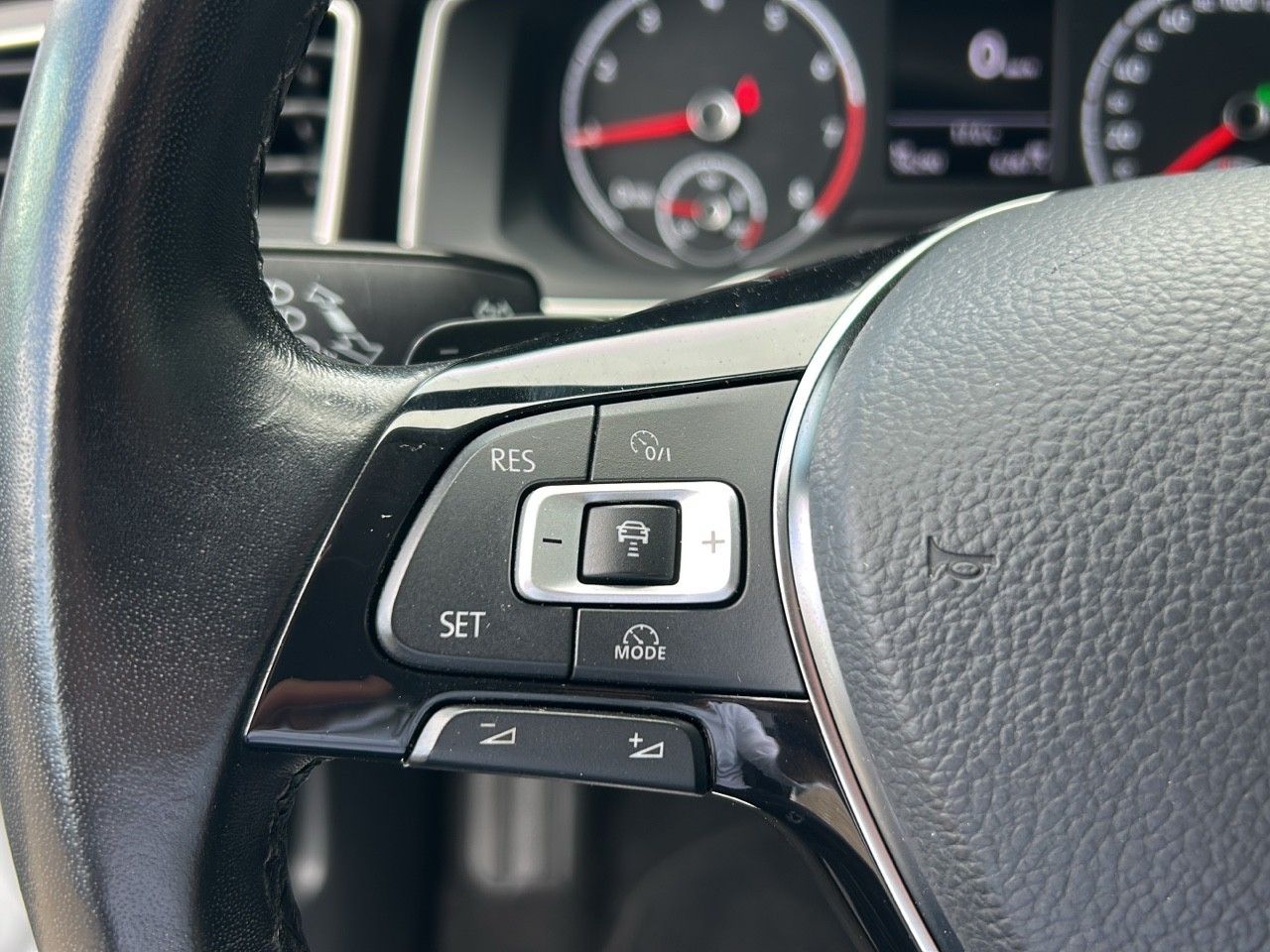 Volkswagen Polo VI Highline DSG - Samsaru's Car Outlet