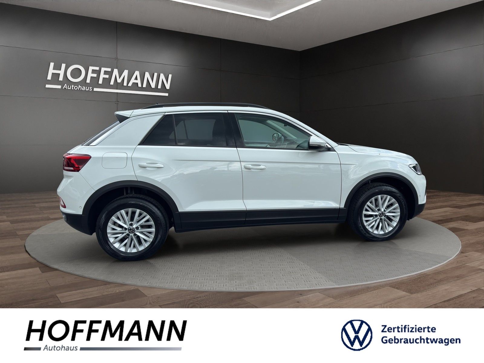 Volkswagen T-Roc 1.5TSI DSG Life - Samsaru's Car Outlet