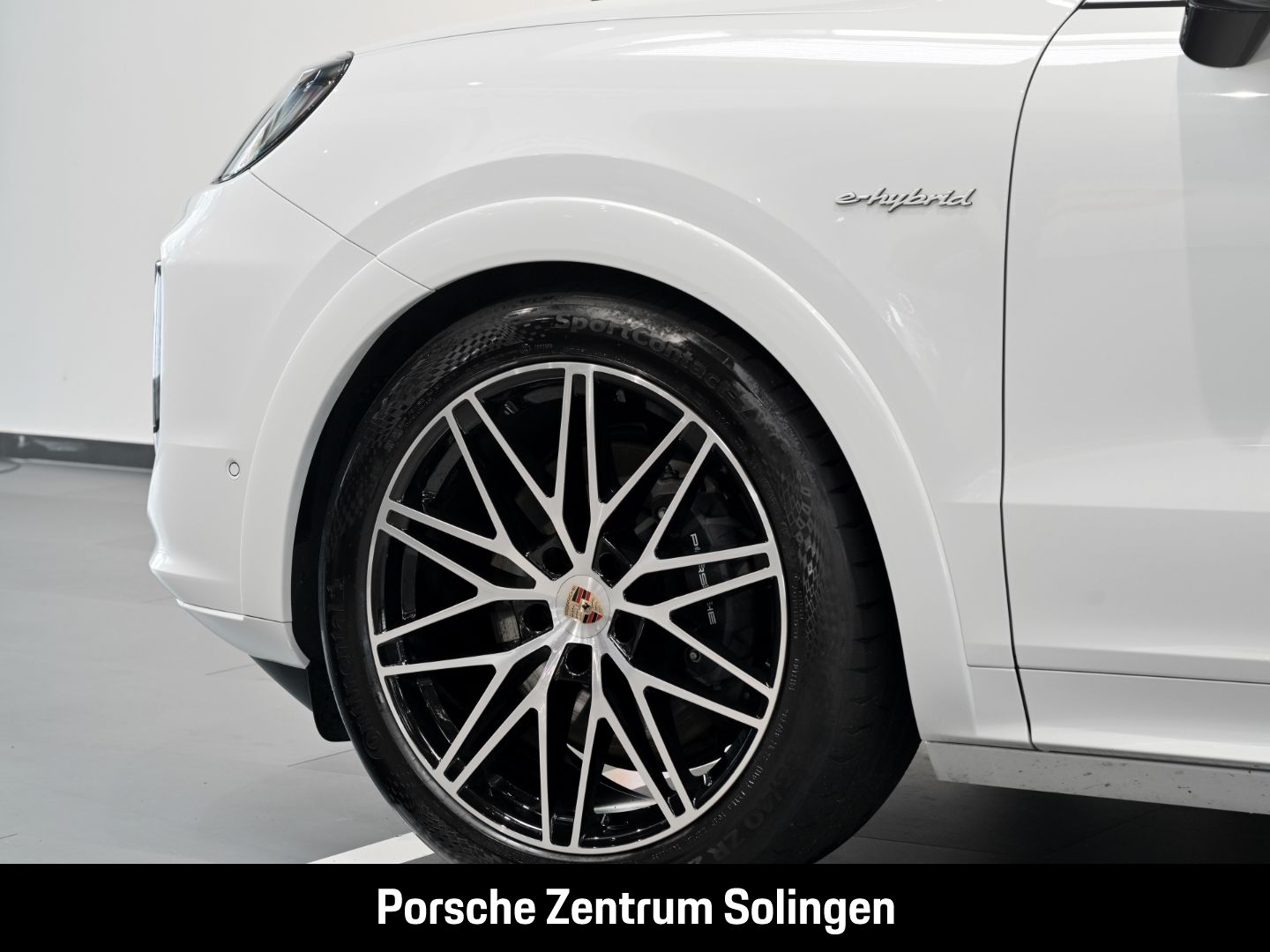 Porsche Cayenne E-Hybrid Coupe 22'' AGA HEADUP SPORT DES