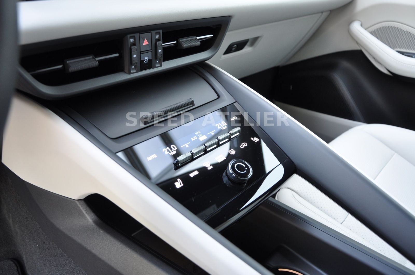 Porsche Macan 4 - Samsaru's Car Outlet