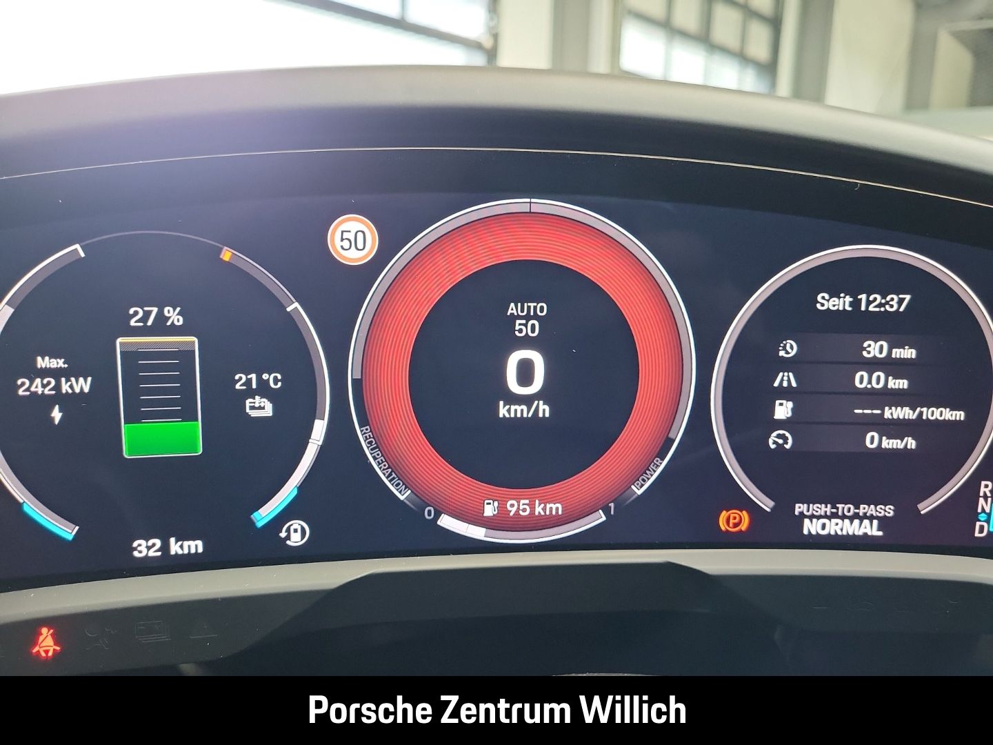 Porsche Taycan GTS HA-Lenkung Active-Ride Head-Up