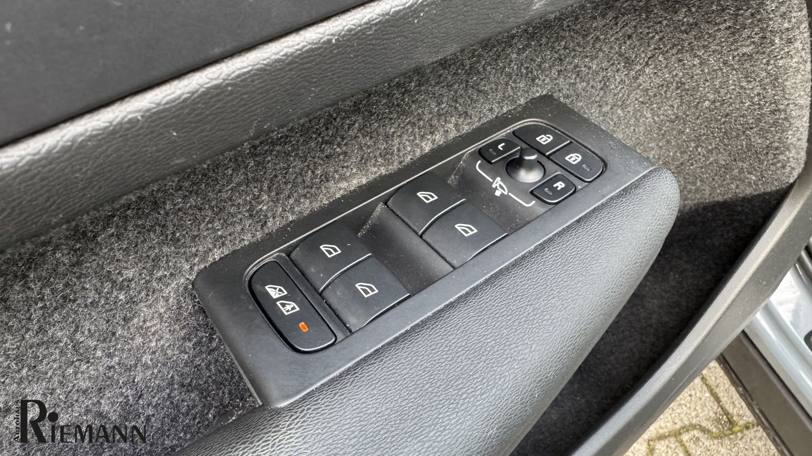 Volvo XC40 Recharge Single Motor Plus + Winter-Paket