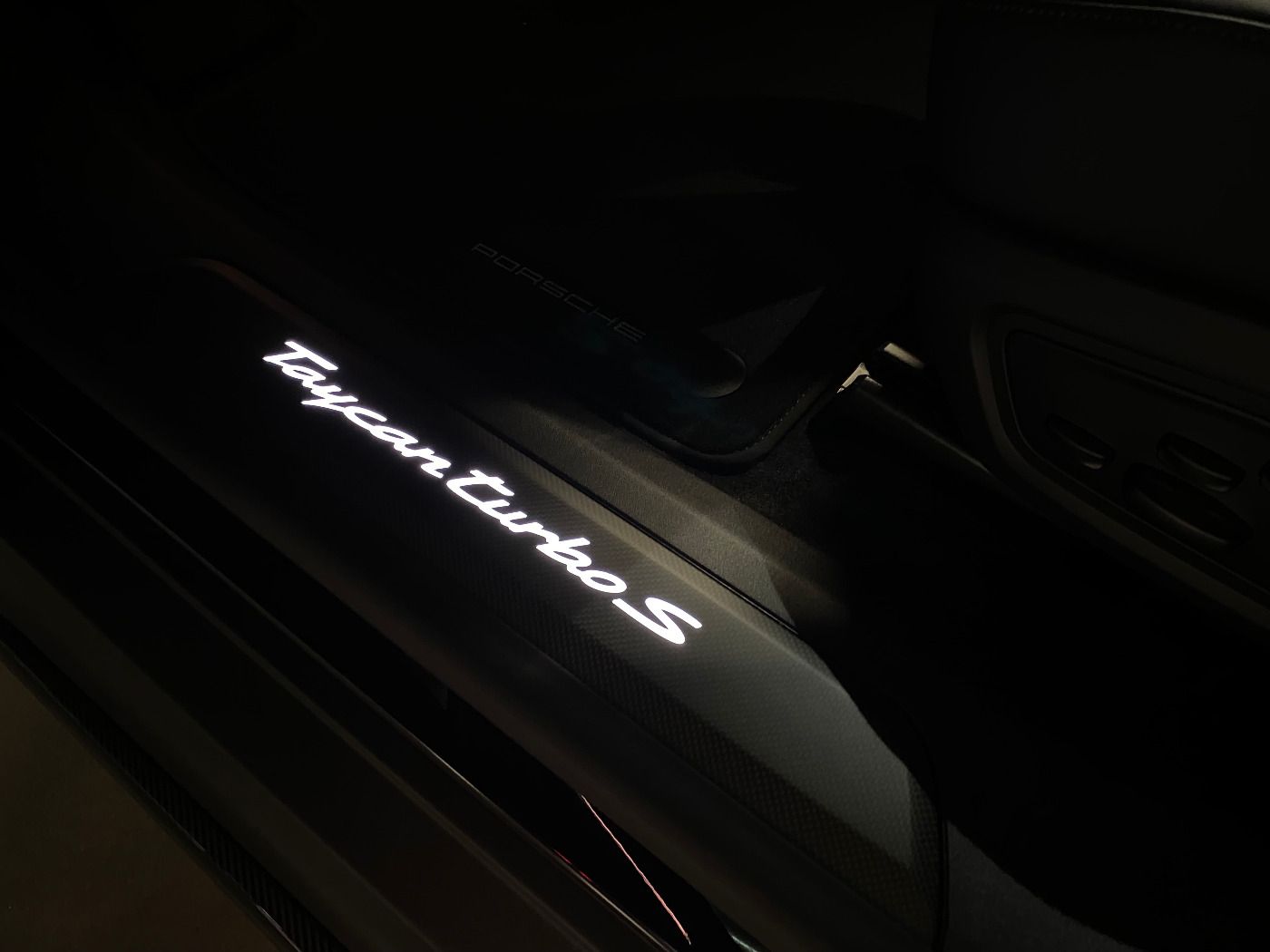 Porsche Taycan Turbo S | Dynamikpaket | Burmester |