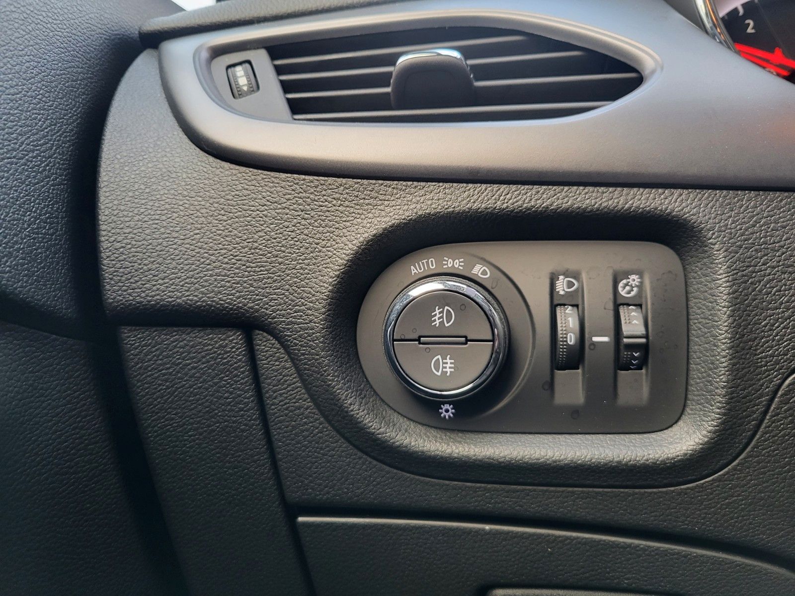 Opel Astra K ST Business Edition - Samsaru's Car Outlet