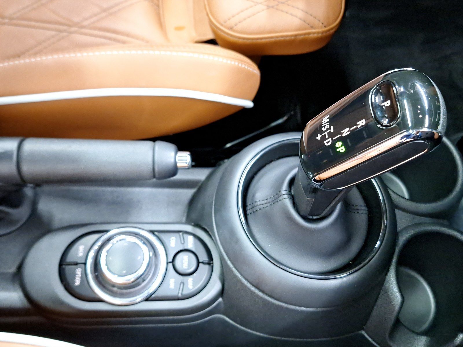 MINI Cooper S - Samsaru's Car Outlet