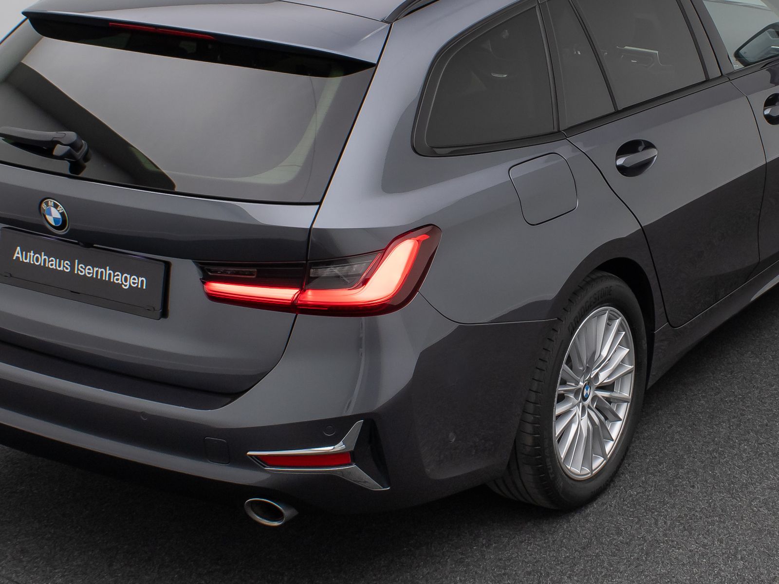 BMW 320d Luxury Line - Samsaru's Car Outlet