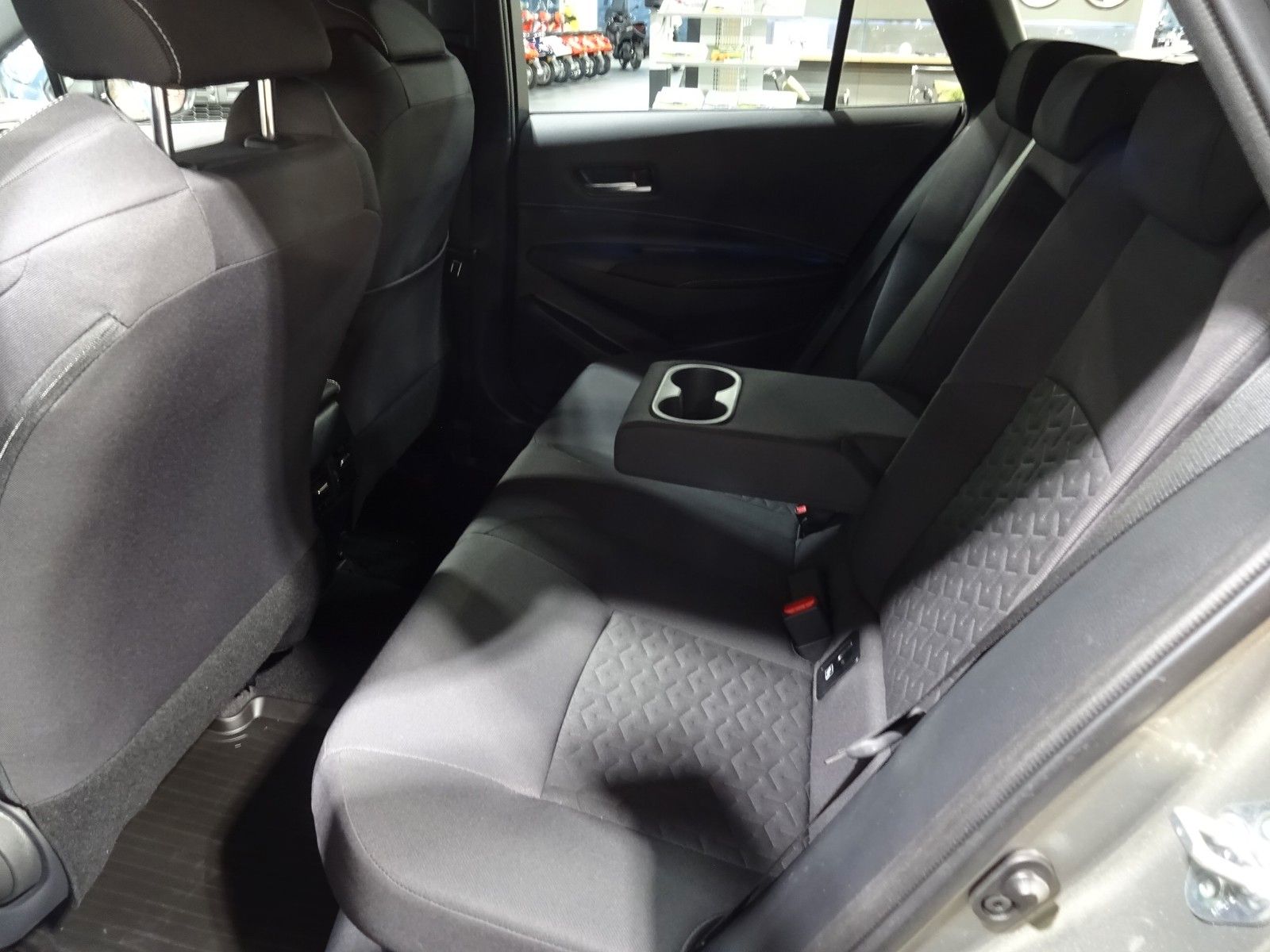 Toyota Corolla Touring Hybrid Active - Samsaru's Car Outlet