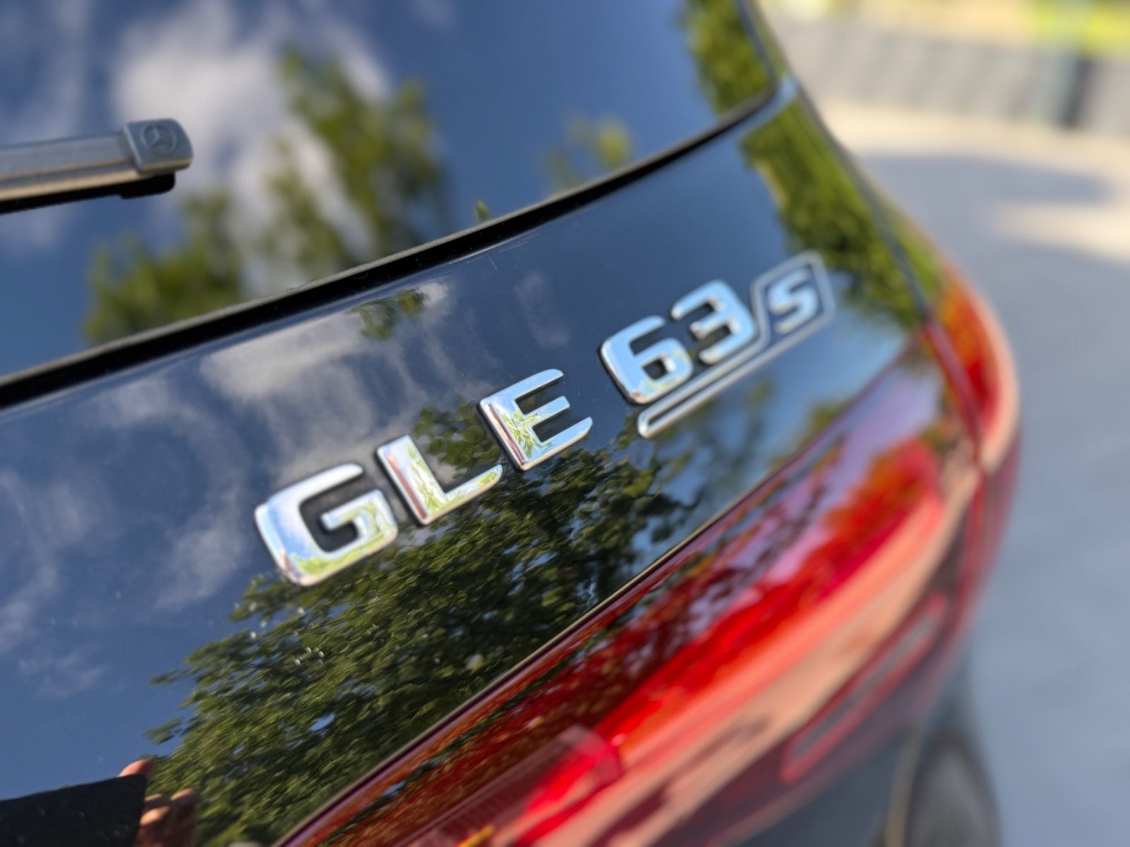 Mercedes-Benz GLE 63 AMG Black Red Seats Carbon