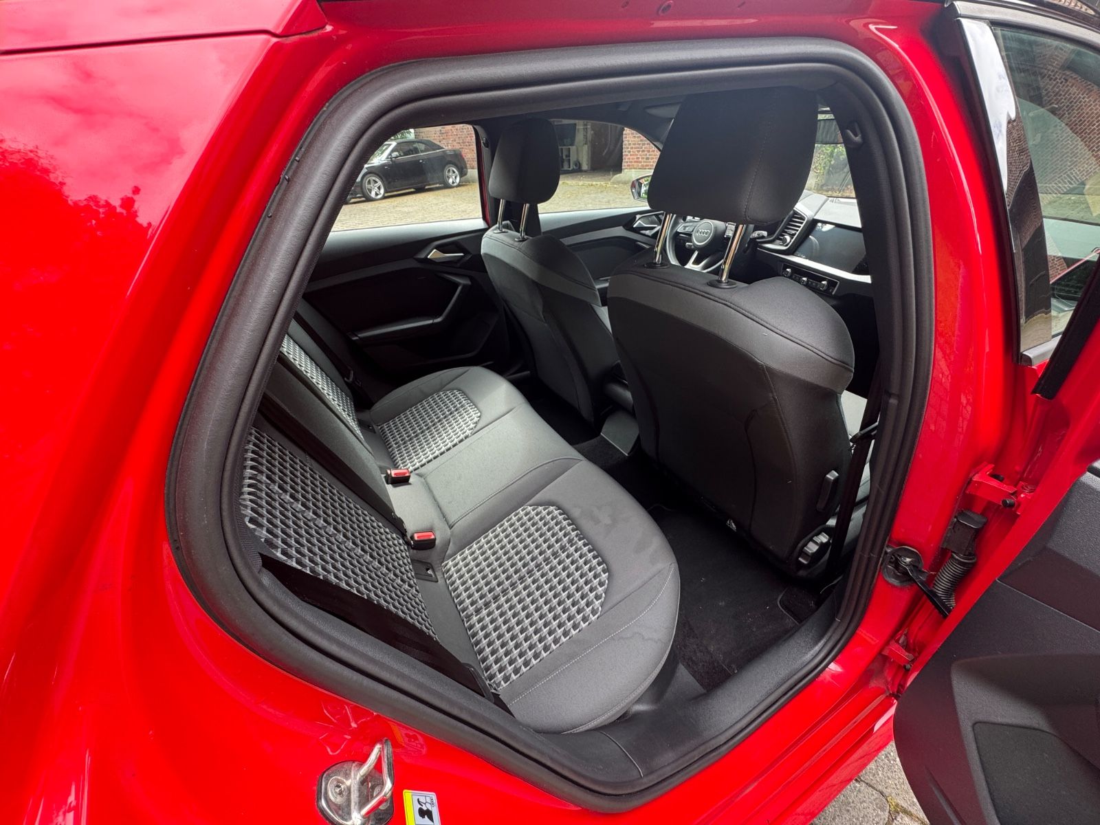 Audi A1 Sportback 30 TFSI S line - Samsaru's Car Outlet