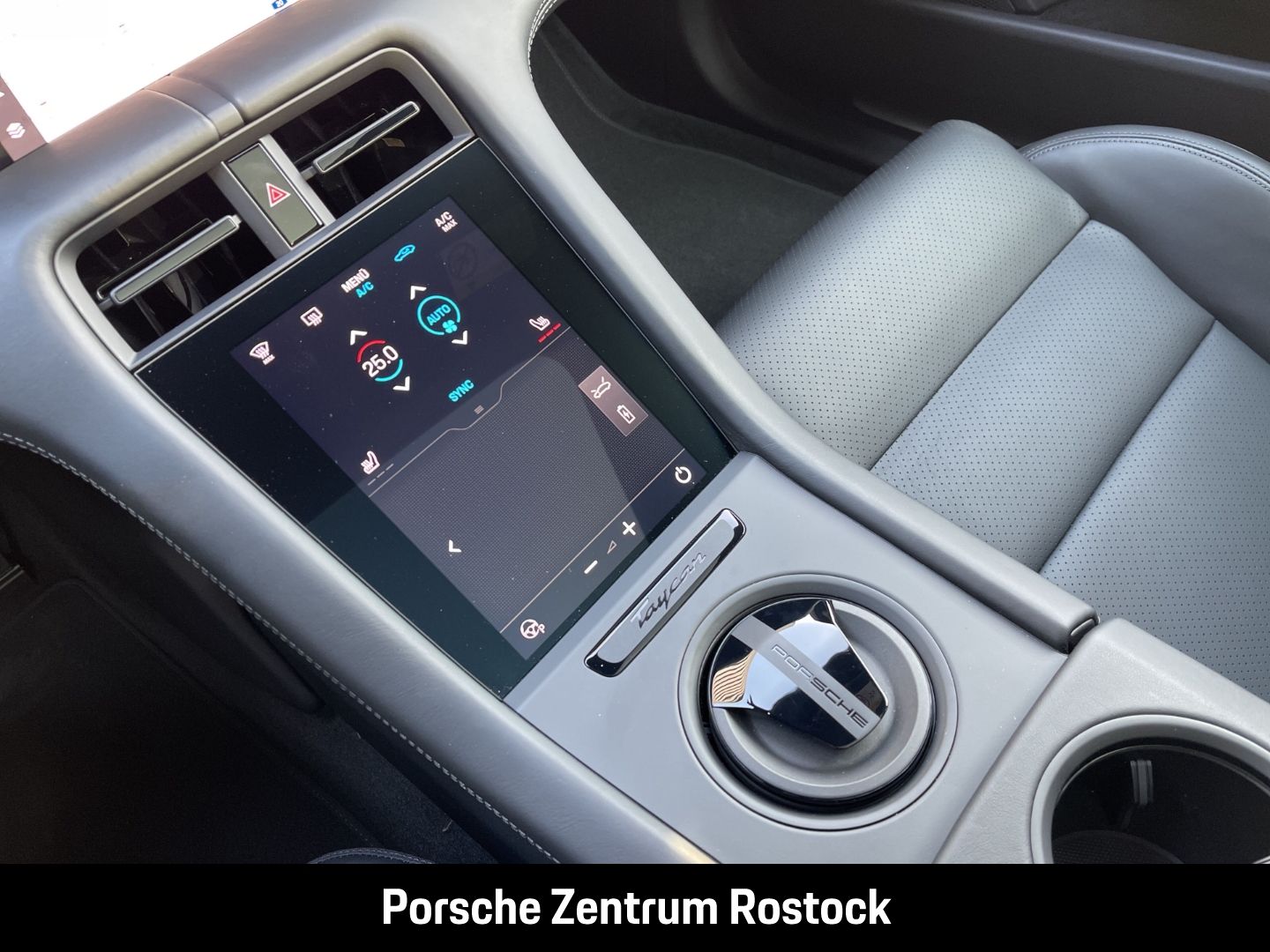 Porsche Taycan 4 Cross Turismo InnoDrive LED-Matrix