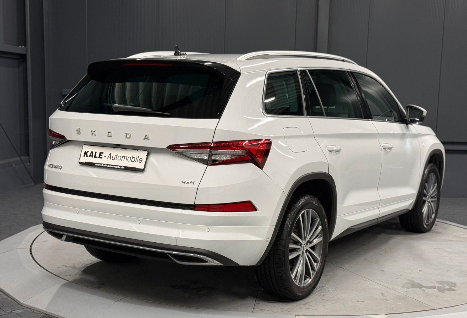Skoda Kodiaq L&K 4x4 *LEDER*MASSAGE*360*AHK*Standhzg*