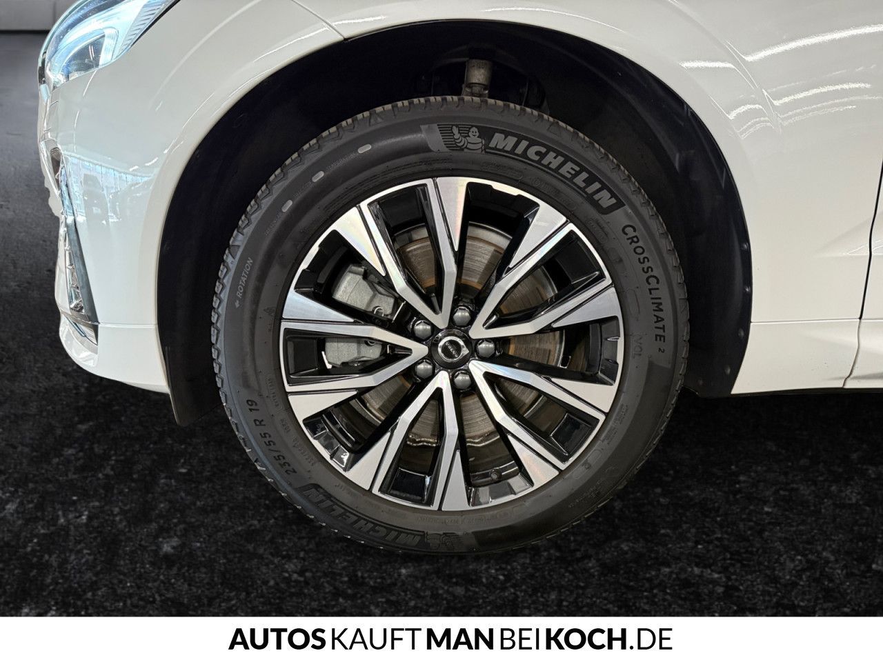 Volvo XC60 B5 AWD PlusDark ACC BLIS AHK VLED 4xSHz H&K