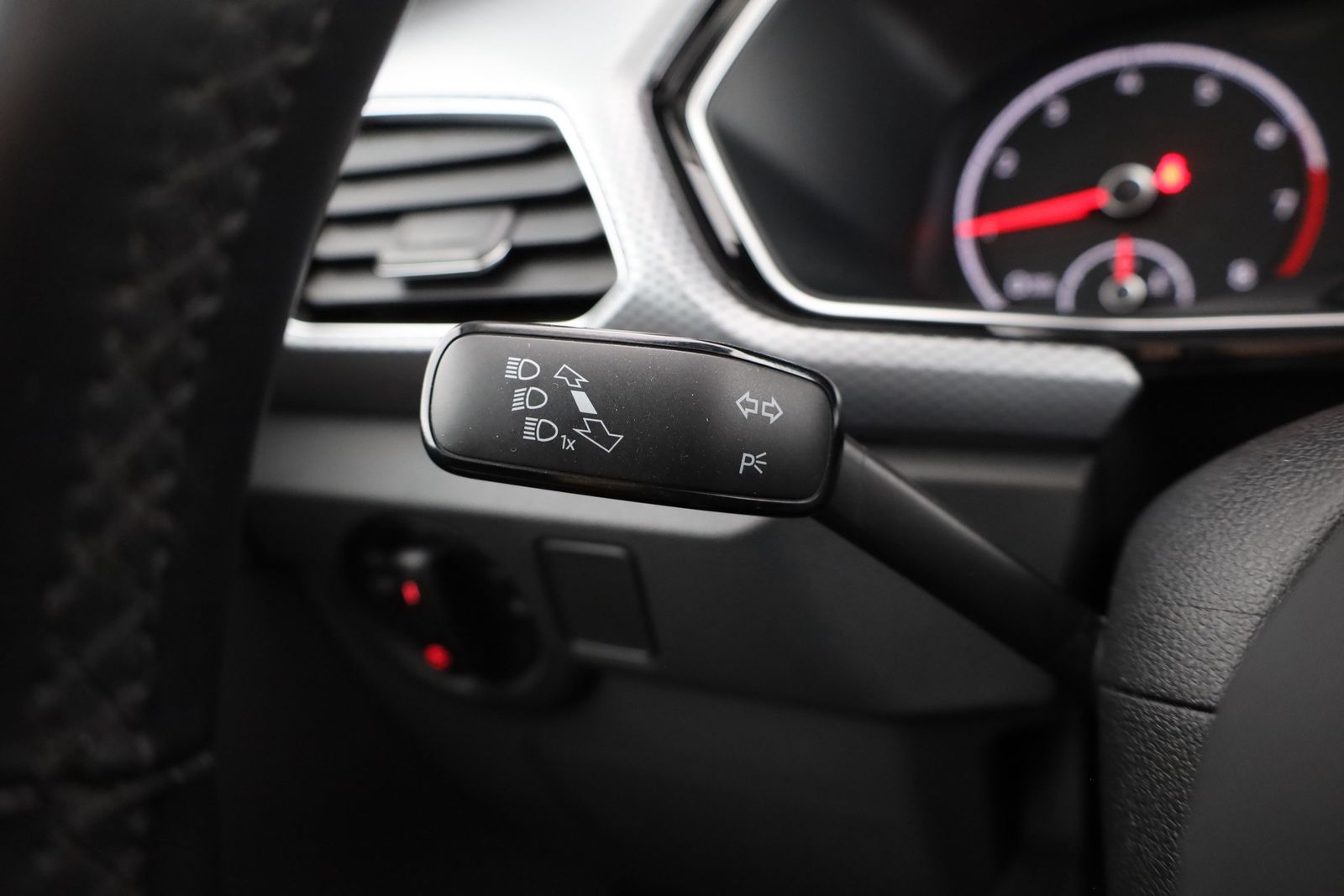 Volkswagen T-Cross 1.0 TSI Active - Samsaru's Car Outlet