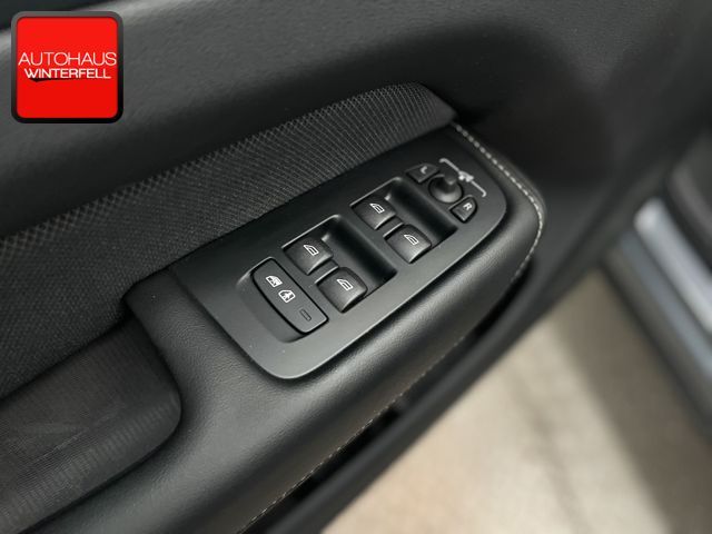 Volvo XC60 B4 AWD PLUS DARK - Samsaru's Car Outlet