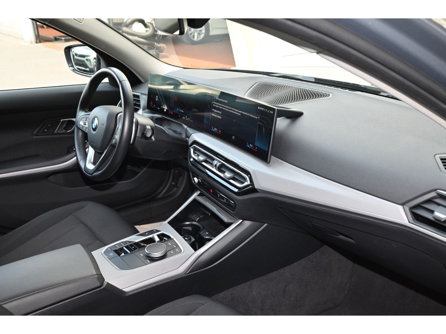 BMW 320d Touring - Samsaru's Car Outlet