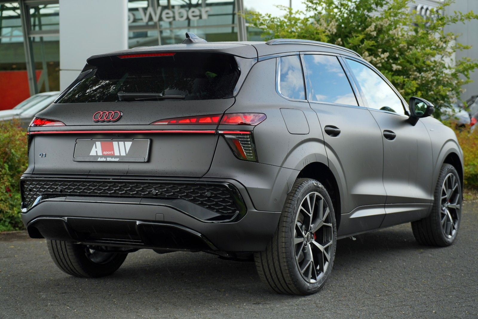 Audi Q3 SUV e-hybrid AHK S-LINE PANO TECH PRO MATRIX