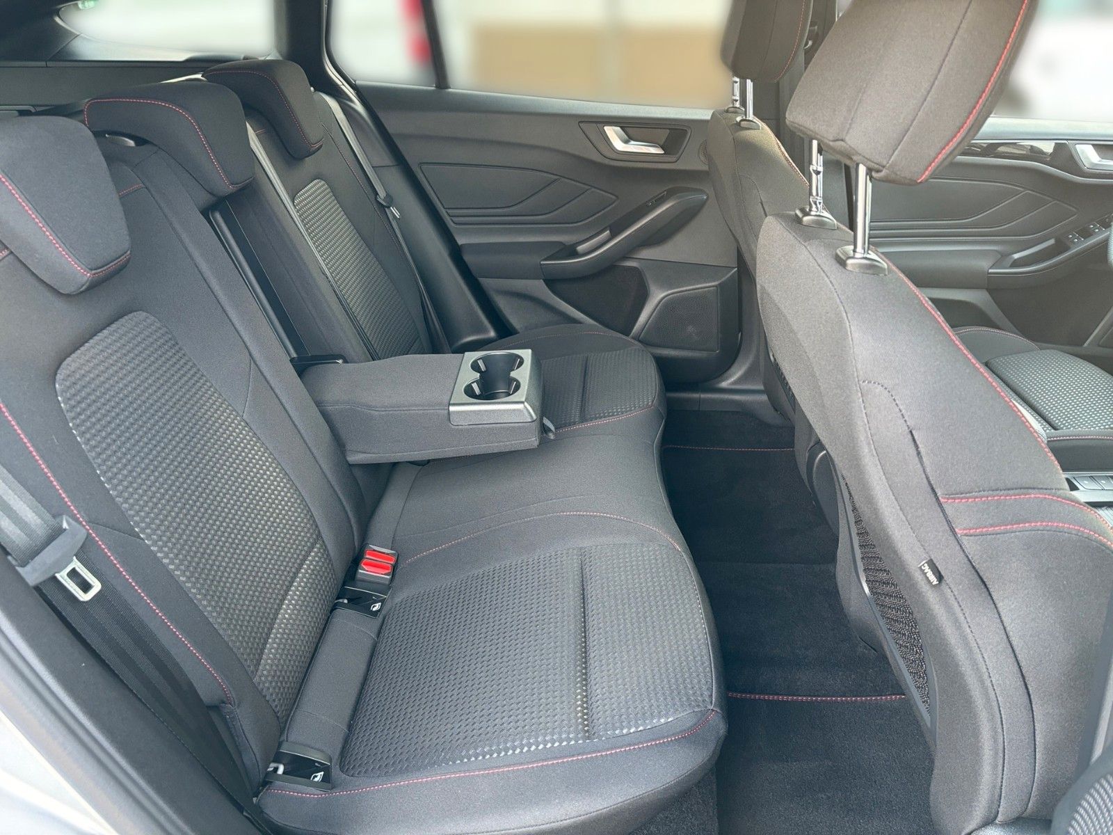 Ford Focus Turnier 1.0 HYBRID Aut. ST-Line X |B&O|LED
