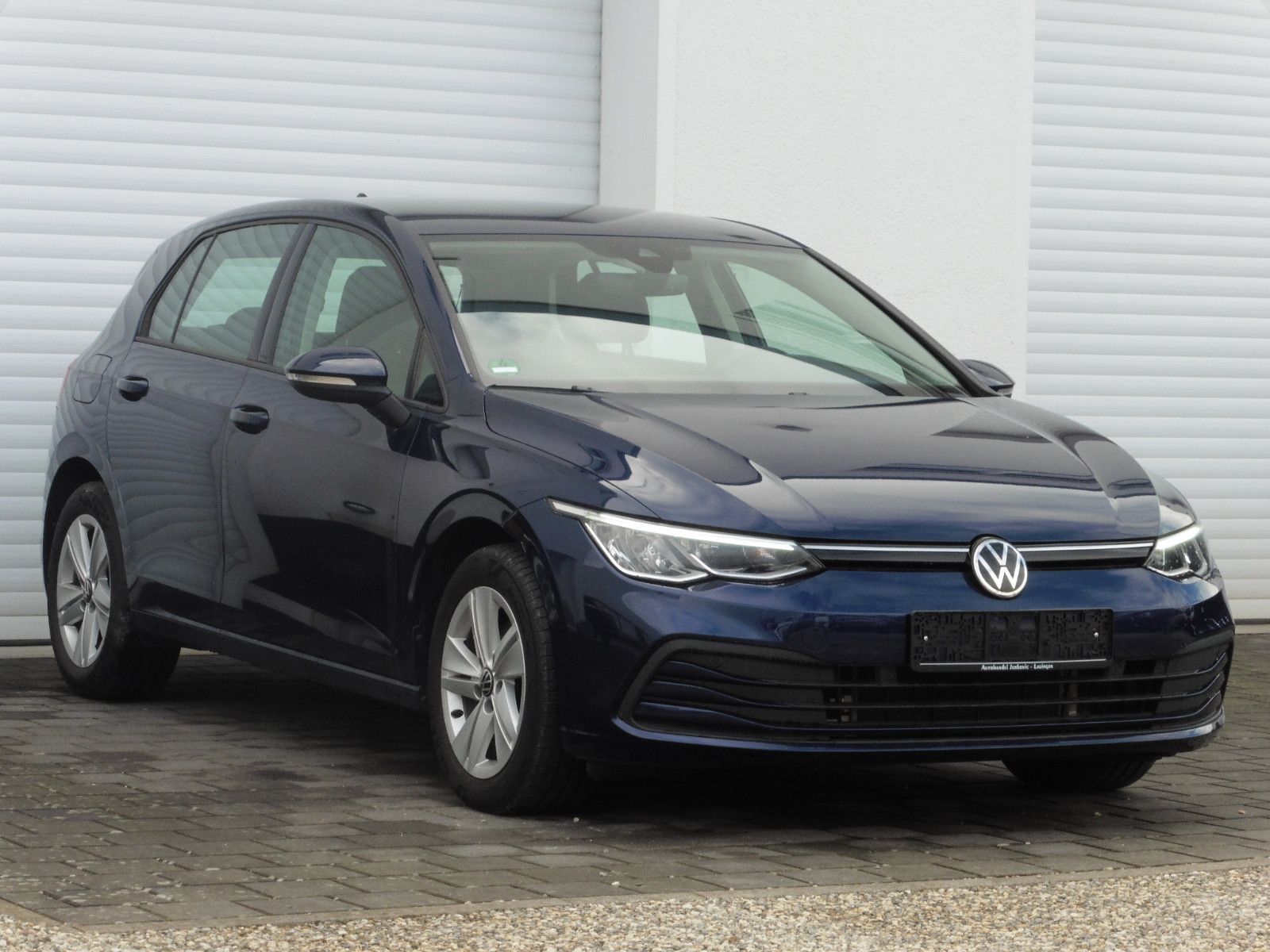 Volkswagen Golf 2.0 TDI LIFE - Samsaru's Car Outlet