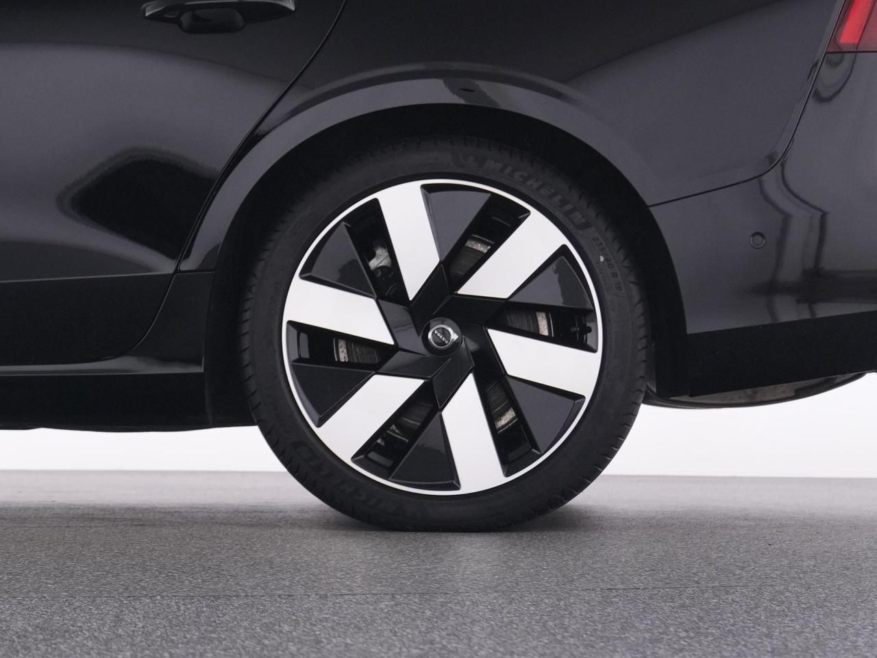 Volvo V60 T6 Recharge AWD Ultra Dark AHK+19'+ACC+360°