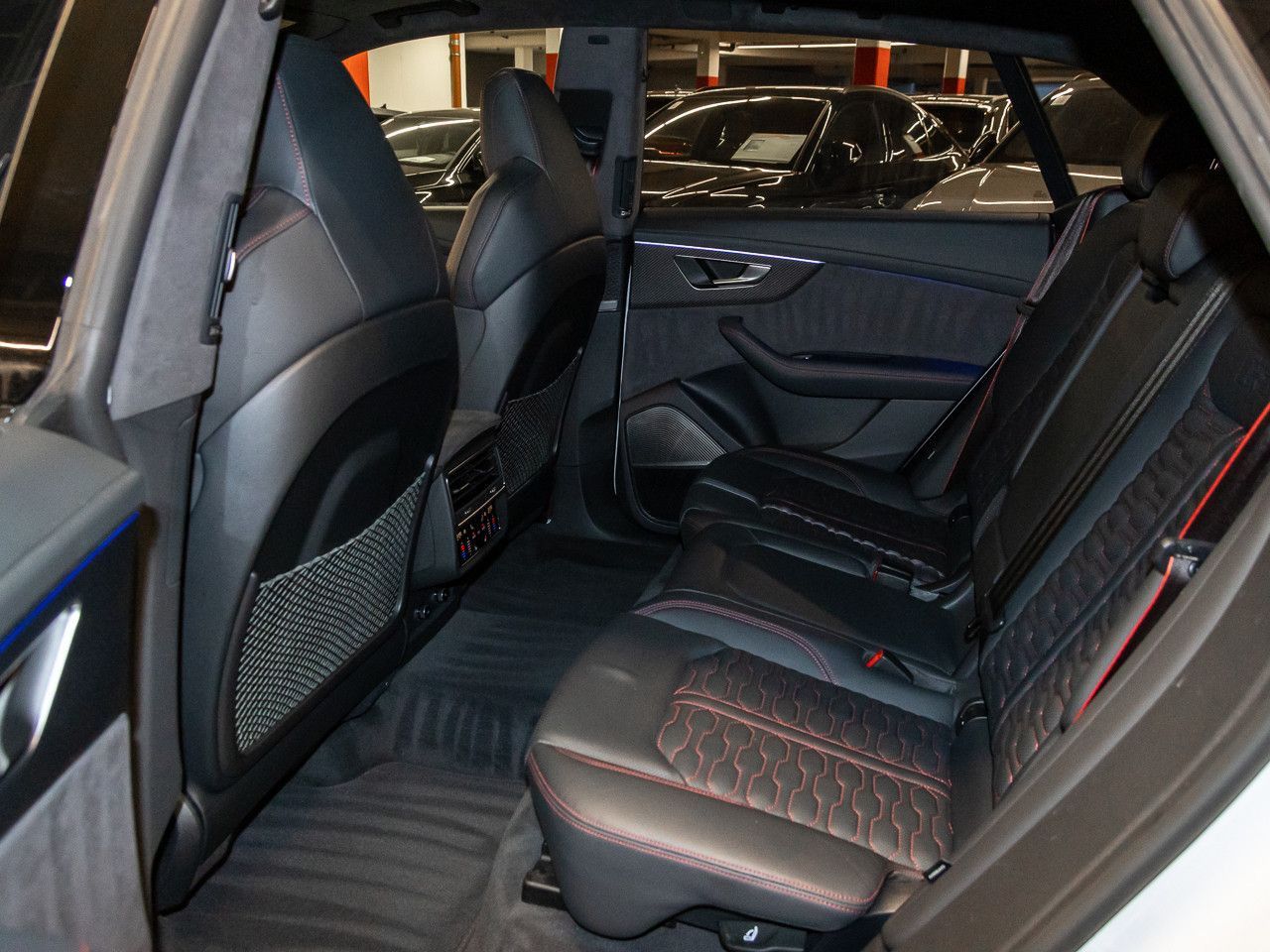 Audi RS Q8 4.0 TFSI quattro Dynamik plus Akrapovic