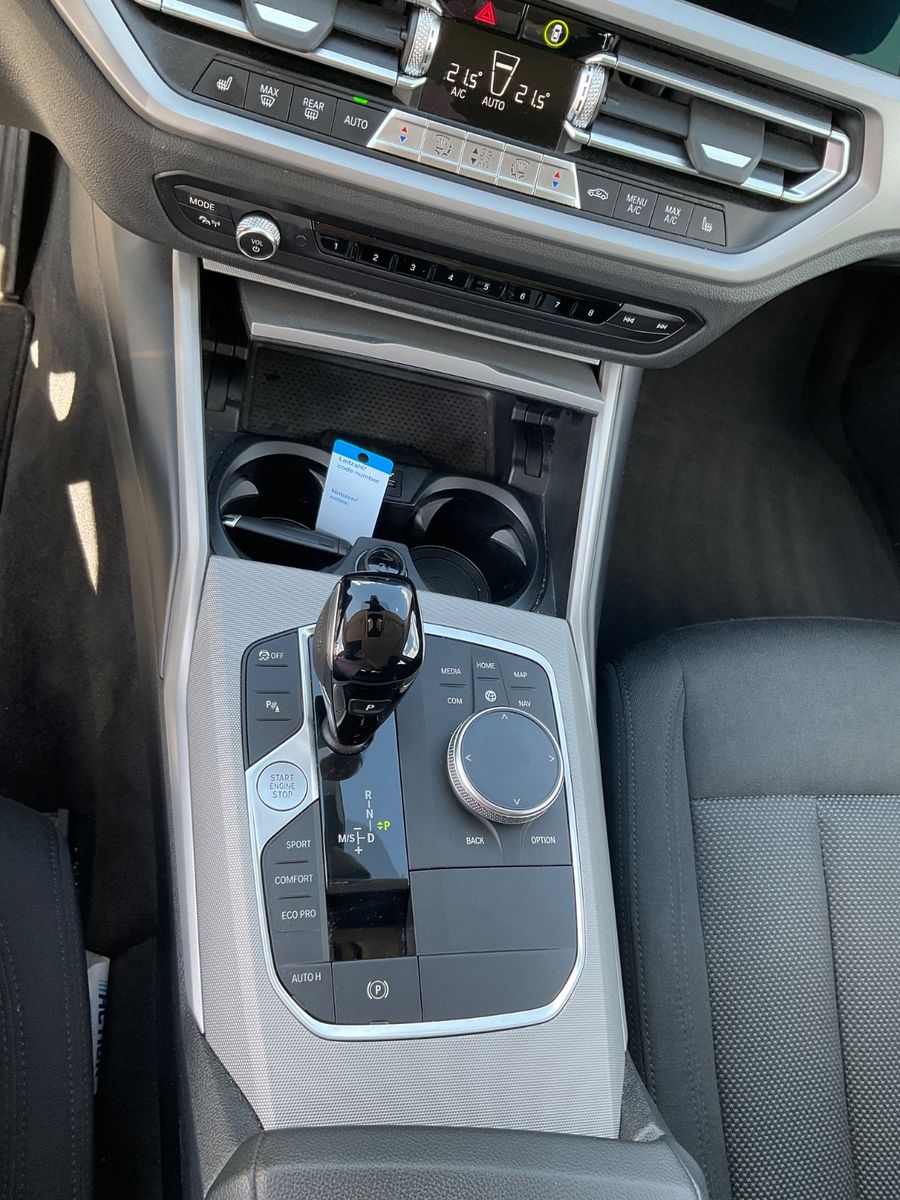 BMW 320d xDrive Touring - Samsaru's Car Outlet